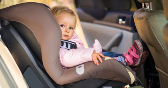خمسة أشياء يجب التفكير فيها عند شراء مقعد سيارة للأطفال: