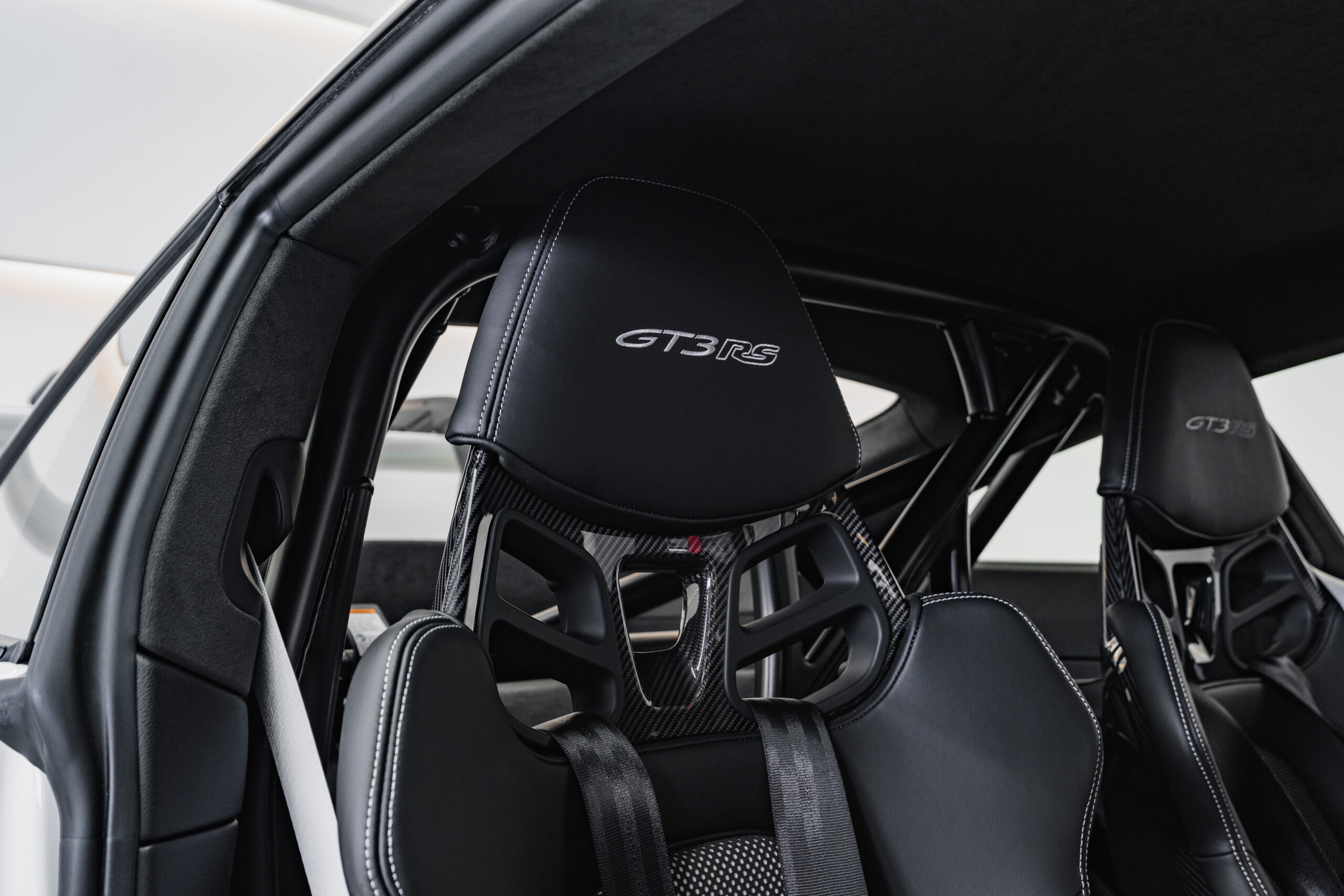 mkrentacar | Porsche GT3 RS Vehicle Image