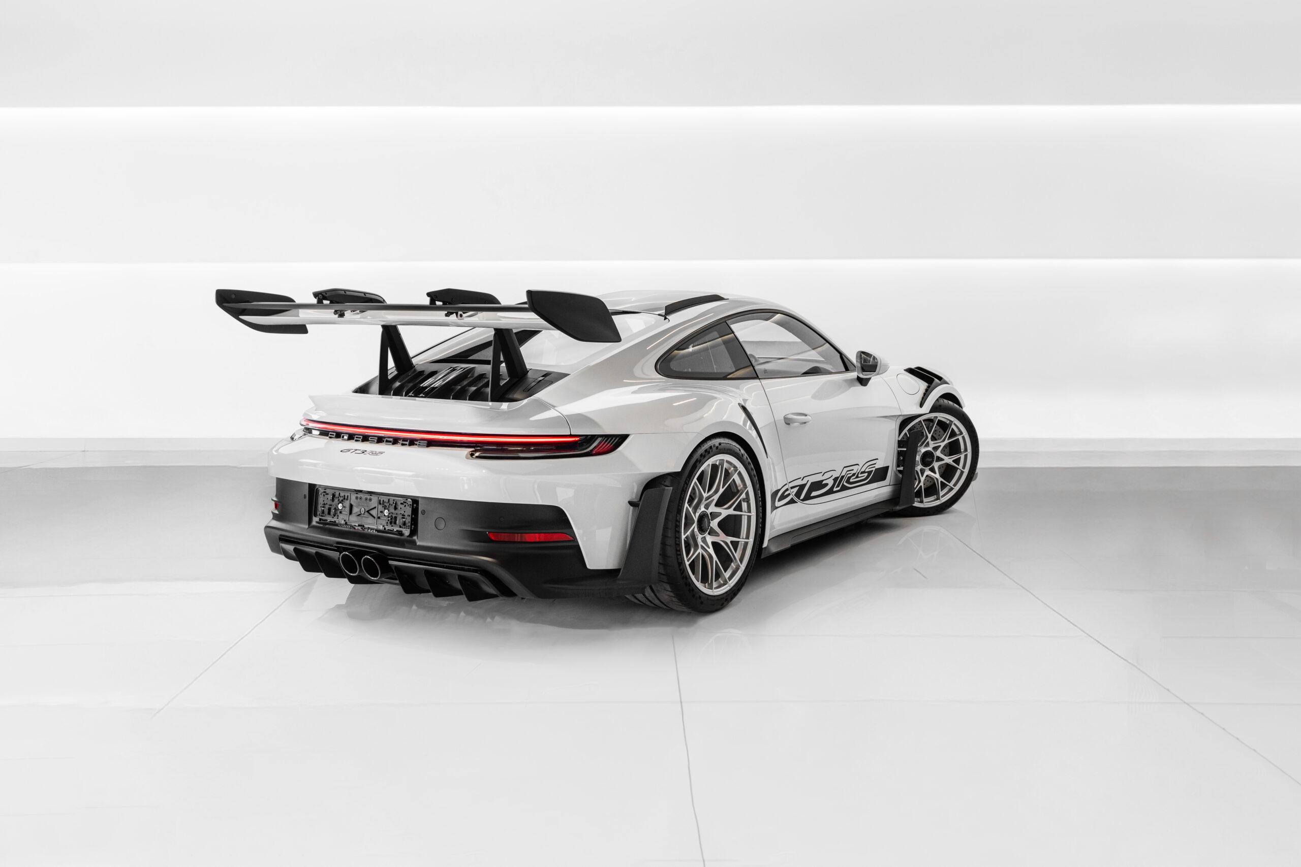 mkrentacar | Porsche GT3 RS Vehicle Image
